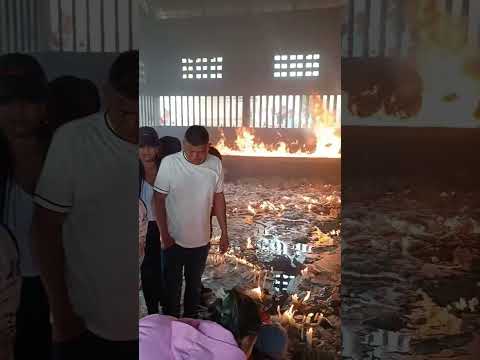 incendio en  Chima Córdoba dónde se encuentra santo domingo Vidal dónde creyentes encienden vel