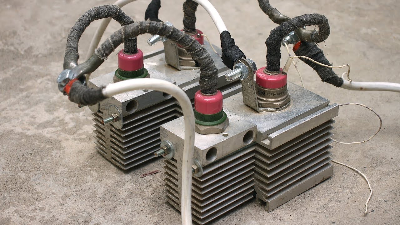 Current regulator for welding machine