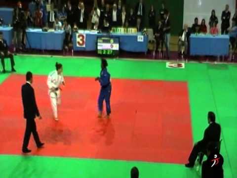 italiajudo.com_Camp Ita Assoluti 2011 - Edwige Gwend vs Flavia Paganessi - Finale 63 kg