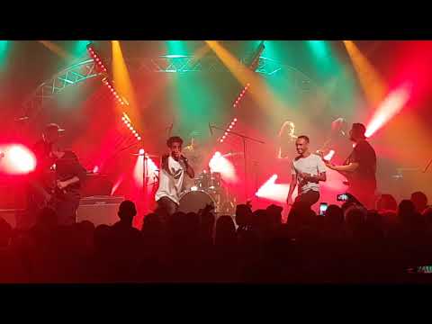 קפה שחור חזק מארחים את סולג׳יי - The Way You Move + לזרום