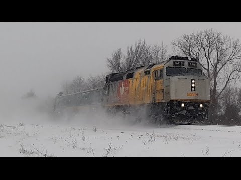 EMERGENCY HORN! VIA 6416 and VIA 908 PLOW their way thru SNOW STORM! | January 19th, 2019