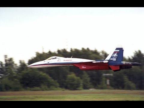 Su-27 Flanker EXTREME low level flying!