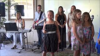 Savannah sings Leonard Cohen's Hallelujah