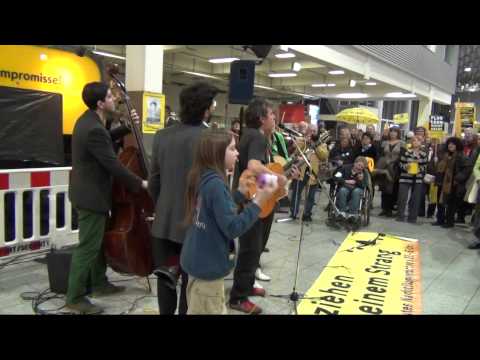 Absinto Orkestra - Montagsdemo Frankfurter Flughafen - 18.02.2013