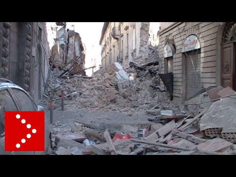 Terremoto l'Aquila 6 aprile 2009: il centro storico devastato