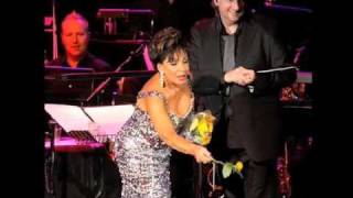 Dame Shirley Bassey - Apartment (live Electric Proms 2009)