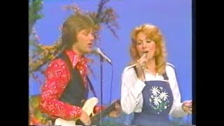 Dottie West and Steve Wariner - &quot;Rings of Gold&quot; and &quot;Sweet Memories&quot;
