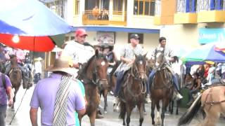 preview picture of video 'Cavalcade Pijao 110 years, beautiful women, touring the Quindio, Colombia 103'