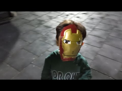 Aren Robot Maskesi Taktı/Aren Wears Robot Mask/EĞLENCELİ PARK VİDEOLARI