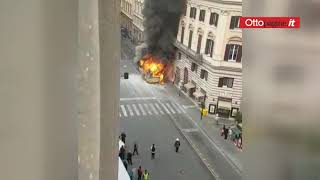 bus-in-fiamme-a-roma-danni-e-paura