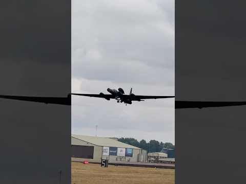 United States Air Force U-2 🐉 Lady Demo 99th Reconnaissance Squadron in full mission fit RIAT25!
