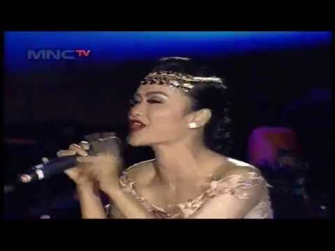 Julia Perez " Aku Mah Gitu Orangnya " - MNCTV Roadshow Gresik (6/6)