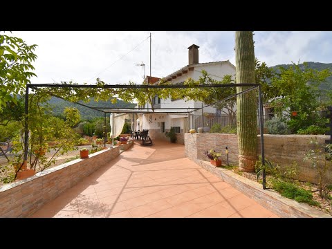 145.000€ Charming 3-bedroom villa surrounded by excellent natural landscapes in Llaurí