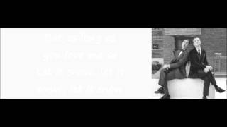 Glee - Let It Snow (lyrics)