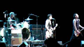 Joan Jett &amp; The Blackhearts 100 Feet Away live 2011 HD