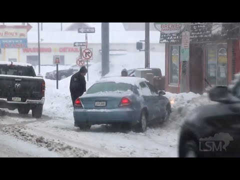02-04-2021 Cedar Rapids, IA - Blizzard! Stuck Cars - Plows - Slow Traffic - Cleanup
