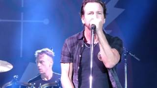 Pearl Jam - Love Reign O&#39;er Me - Fenway (August 7, 2016)