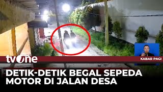 Download lagu Aksi Brutal Empat Begal Motor Bersajam Terekam CCTV | tvOne mp3 Download lagu Aksi Brutal Empat Begal Motor Bersajam Terekam CCTV | tvOne mp3