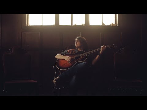 Erin Enderlin - The Queen of Marina del Rey (Official Performance Video)