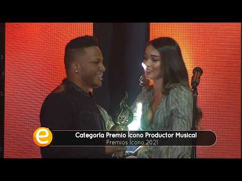 SAGA WHITE BLACK PREMIO ICONO PRODUCTOR MUSICAL