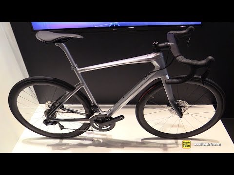 2019 Mercedes Benz Style Silver 41 Road Bike by Argon 18 - Walkaround - 2018 Eurobike