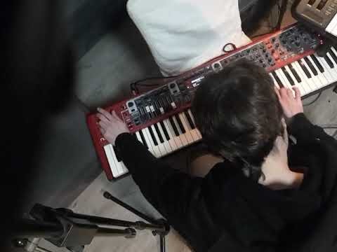 Soloing over the first minutes of  'Scarlet Woman'  --- (by Joe Zawinul)