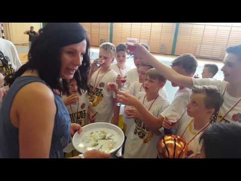 MKS GRÓJEC ODBIERA PUCHAR I MEDALE ZA MISTRZOSTWO MAZOWSZA