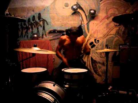 Julien Lhuillier vs Travis Barker,NTM "seine saint denis style"