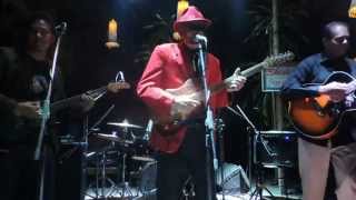 Shut the front door -  Steve Groves with Cross+roads