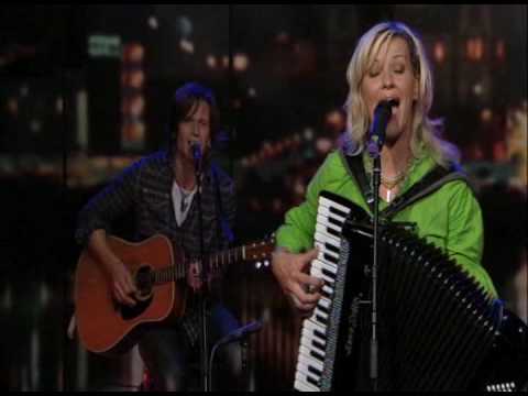 Tina Ahlin med gäster (TV medley)