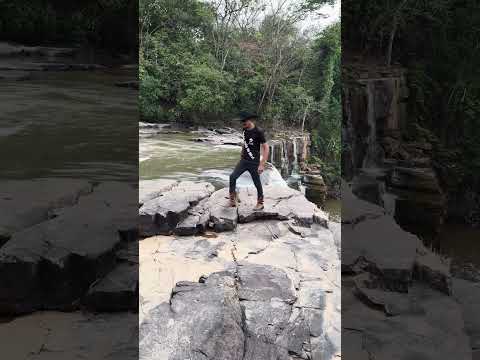 Miguel está na cachoeira Salto do Céu Mato Grosso