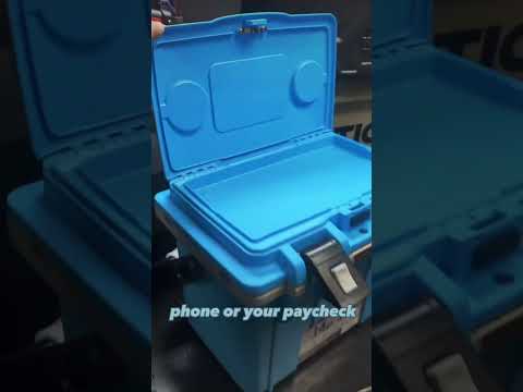 Testing the best hard-shell lunchboxes using science