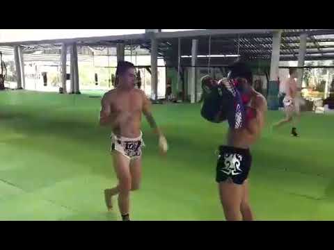 Boxing training in Chokchai Gym (8)