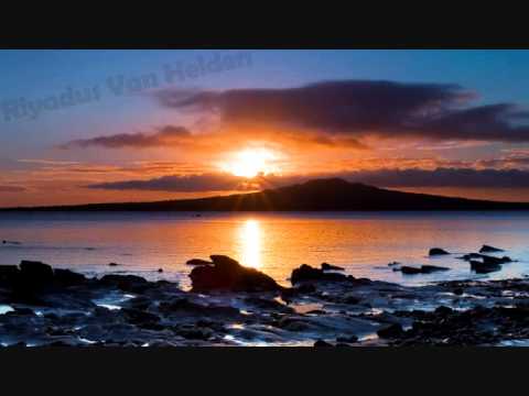 Claudia Cazacu   - Freefallin (Feat. Audrey Gallagher)