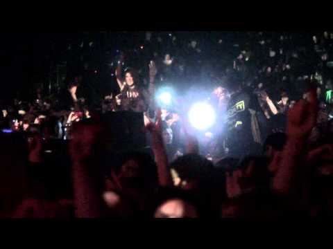 Biffy Clyro - "Different People" Live From London