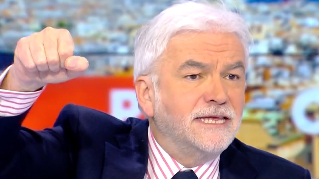 “On est dans un hôpital psychiatrique à ciel ouvert !”: P. Praud exaspéré par la politique française
