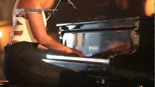 Alicia Keys, Manchester Cathedral - Doesn´t Mean Anything (HD).