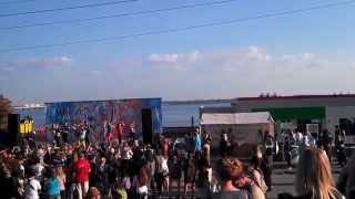 preview picture of video 'Zumba Saratov день города 2014 Набережная Космонавтов'
