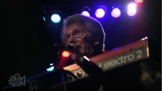 The Sonics - He's Waiting (Live at Dig It Up! Sydney) | Moshcam