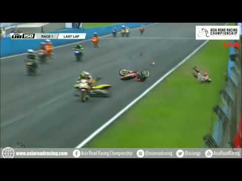 Kecelakaan saat finish AARC UB 150 Race 1 di Sentul Indonesia