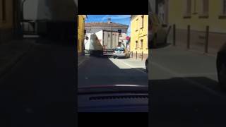 Girteka moment 😀🫡🚛 unknownartist #truckdriver #lkw #camion #bigrig #hgv #lorry #driver #fail #crash
