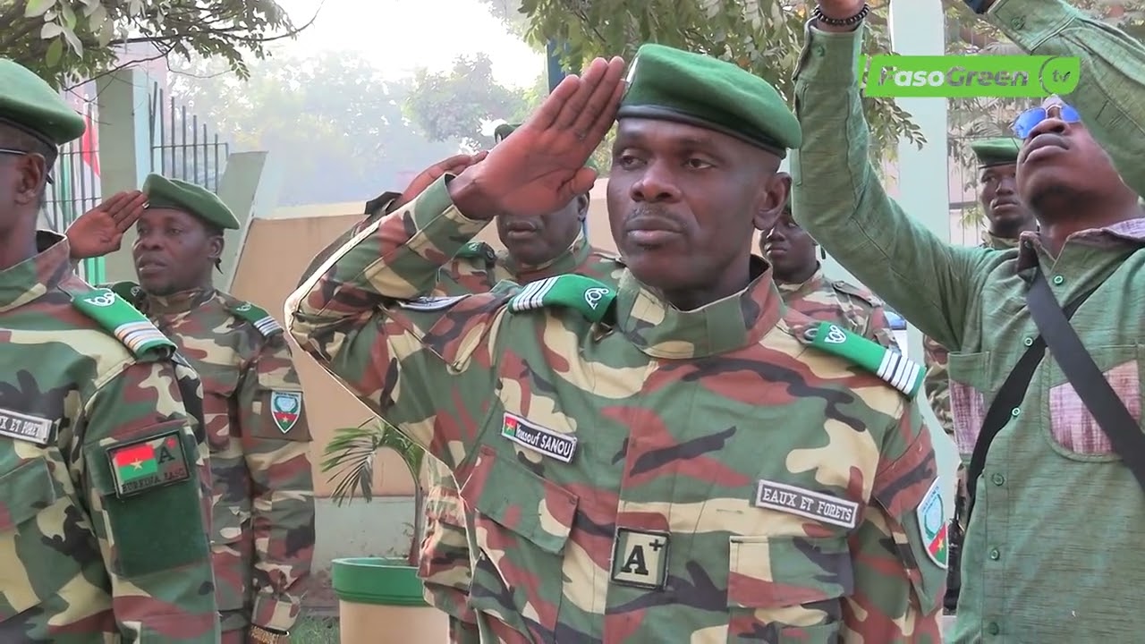Traditionnelle montée des couleurs: Roger Baro trace la feuille de route de son département