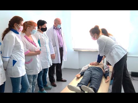 Сертификаты о прохождении курса первой медицинской помощи вручили в Гомельском медуниверситете видео