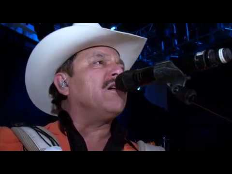 Los Invasores de Nuevo León / 30 Aniversario / Corazón De Oro ( Video Oficial )