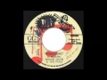 Ronnie Davis & The Itals - Wondering + Dub