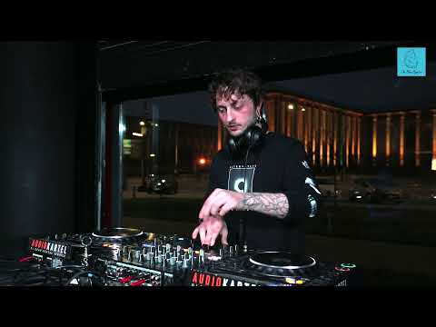 The Blue Oyster: Svara / 12.04 / 19 - 20