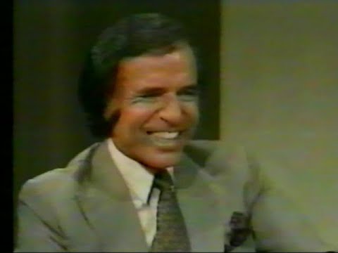 DiFilm - Carlos Menem con Bernardo Neustadt sobre como conoció a Zulema Yoma
