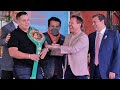 JULO CESAR CHAVEZ SR HONORS EDDY REYNOSO WITH WBC BELT FOR CANELO TEAM WINS & TRAINER OF THE YEAR