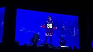 Janet Jackson gives an emotional tribute to her father Joe Jackson at Essence Music Festival