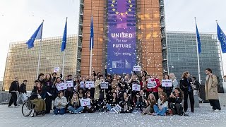 Los activistas celebran la decisión de la UE sobre el aborto accesible